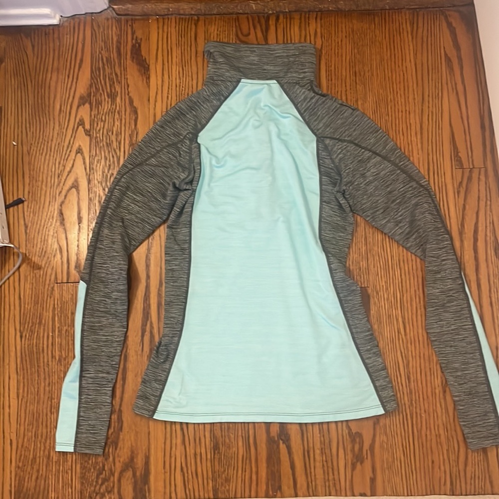 GUC Under Armour 1/3 Zip - Picture 5 of 6